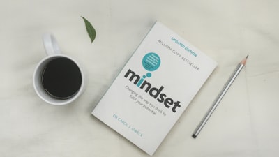 NISA・副業・AI活用を同時に動かす会社員の逆算思考。ゴールを先に決めたら行動が全部変わった